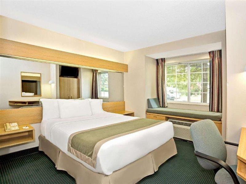 Microtel Inn By Wyndham Raleigh-Durham Airport Моррісвілл Екстер'єр фото